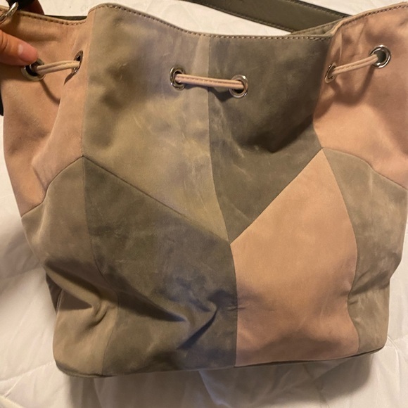 Guess Tan and Brown Bag with Suede Finish - Picture 6 of 9